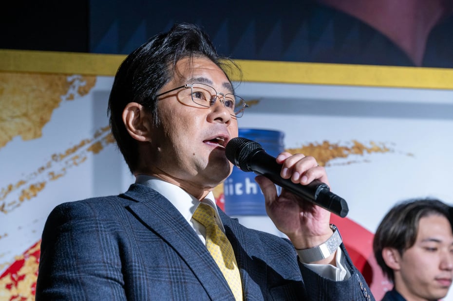 Sanwa Shurui President Nishi sharing his passionate vision, “Bringing honkaku shochu to the world of spirits”