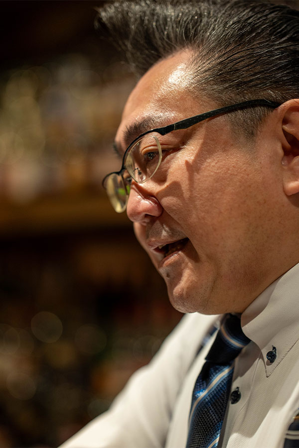 Hidetsugu Ueno, owner bartender of Bar High Five