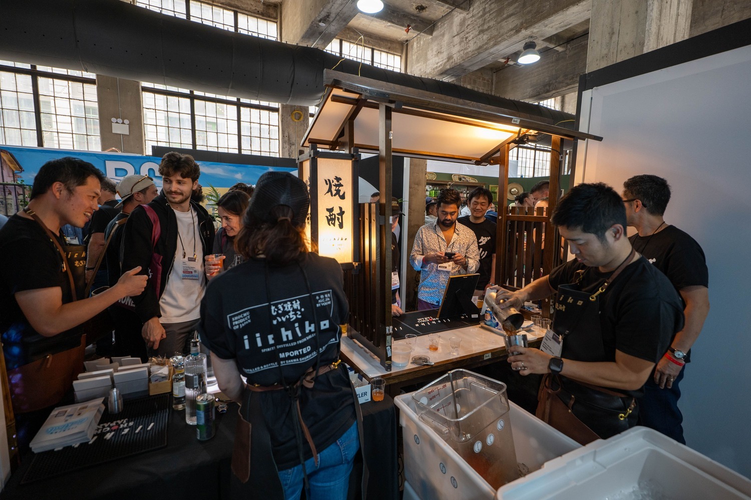 BCB 2024のメイン会場に出展したiichiko USAのブースにて