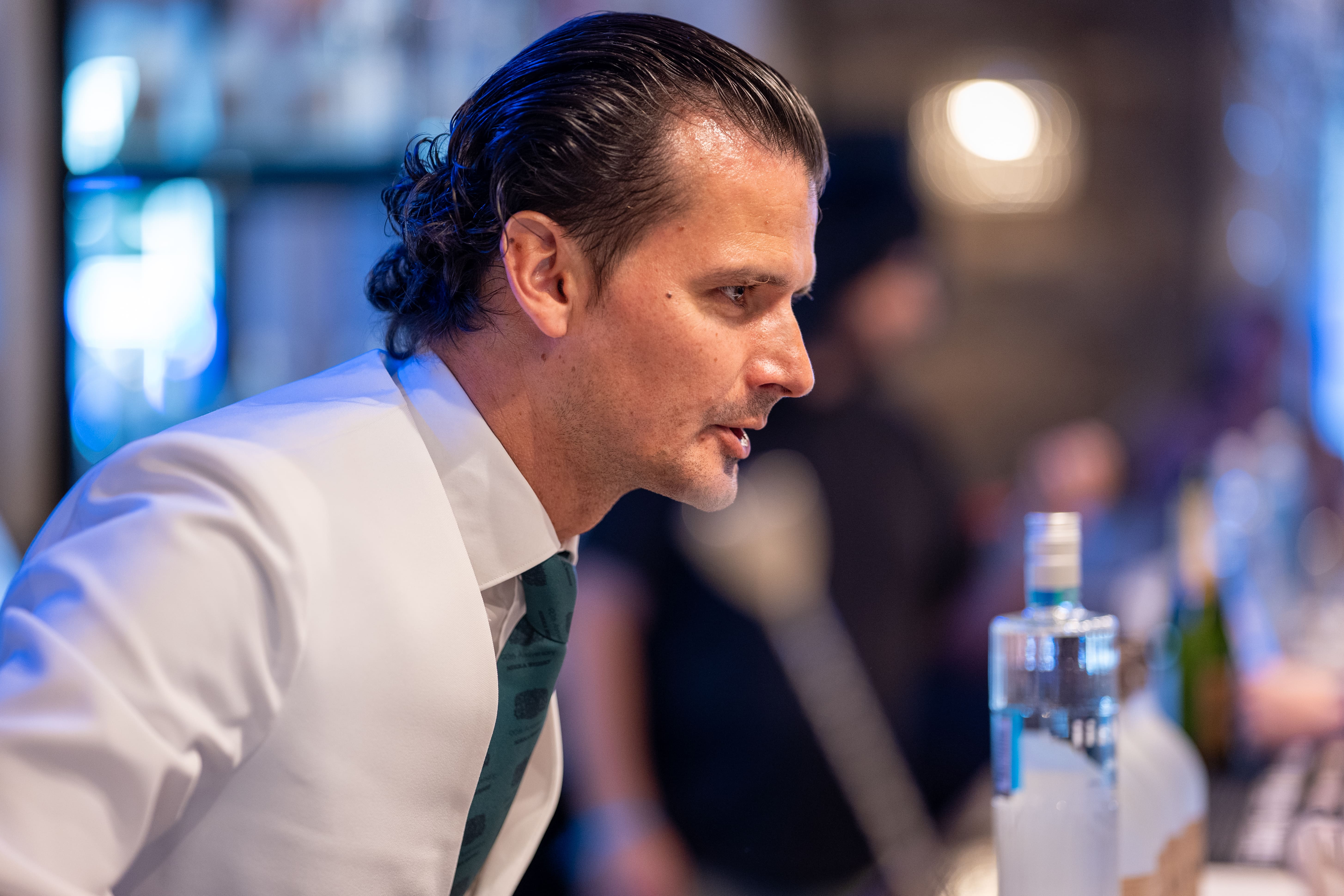 iichikoバーにて腕をふるう「Kwãnt Mayfair」オーナーバーテンダーのErik Lorinczさん