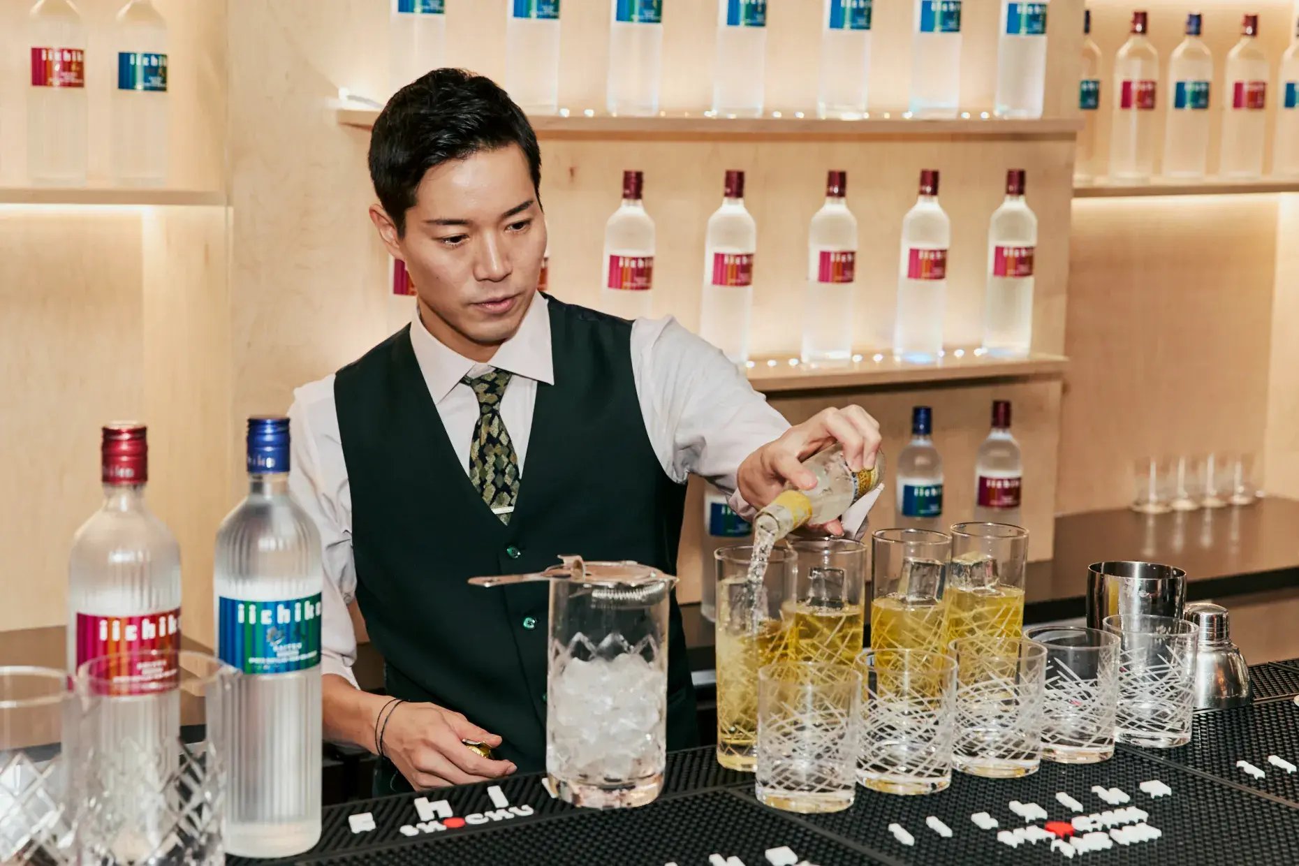 Tsunetaka Imada of Angel’s Share presented cocktails showcasing each of the three expressions—iichiko Saiten, iichiko Shinwa, and iichiko Silhouette.